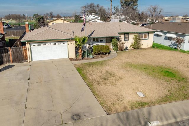1090 Laurel Lane, Lemoore, CA 93245