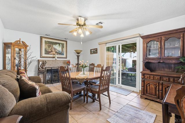 1090 Laurel Lane, Lemoore, CA 93245