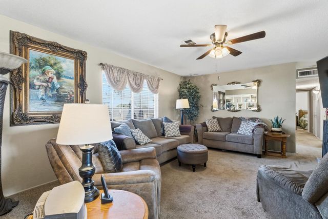 1090 Laurel Lane, Lemoore, CA 93245