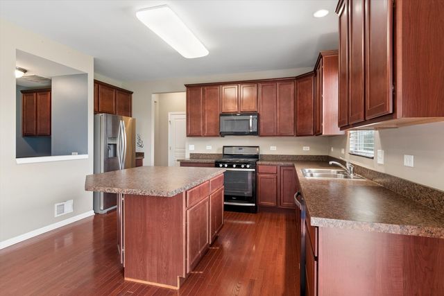 1452 Ruby Drive, Yorkville, IL 60560