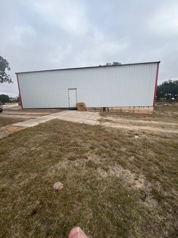 915 W Hwy 84 Highway W, Mullin, TX 76864