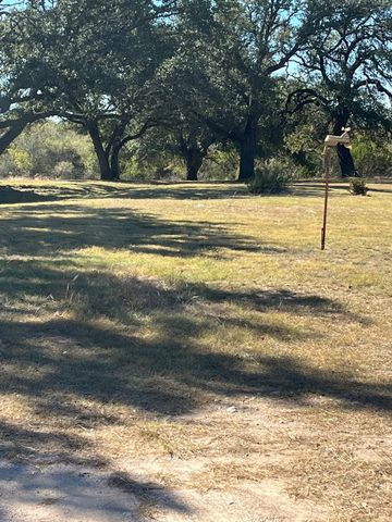 915 W Hwy 84 Highway W, Mullin, TX 76864