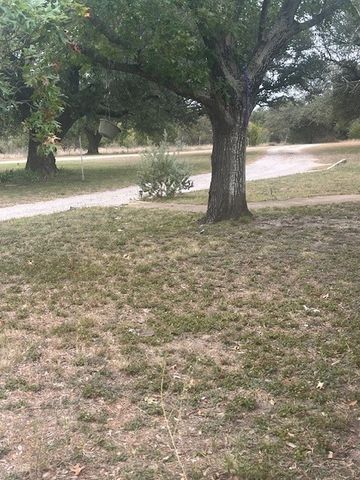 915 W Hwy 84 Highway W, Mullin, TX 76864