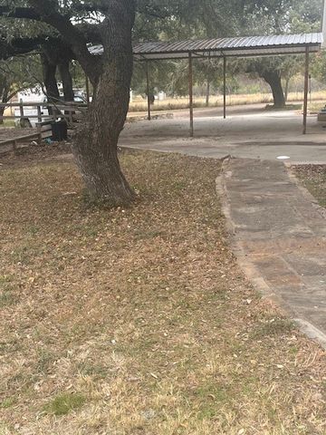 915 W Hwy 84 Highway W, Mullin, TX 76864