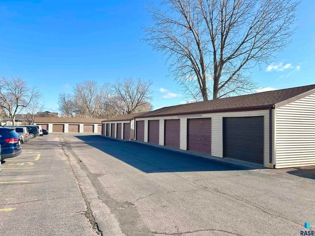 320 N Western Ave Avenue, Sioux Falls, SD 57104