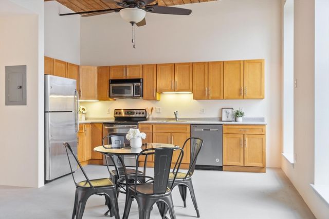 35 Riverwalk Way R103, Lowell, MA 01854