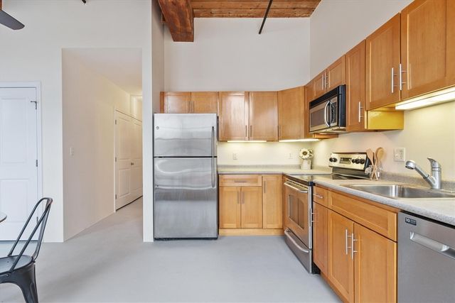 35 Riverwalk Way R103, Lowell, MA 01854