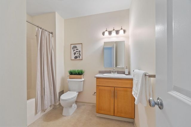 35 Riverwalk Way R103, Lowell, MA 01854