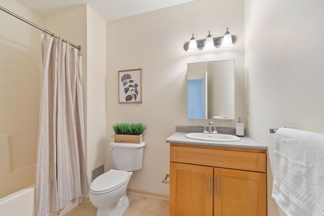 35 Riverwalk Way R103, Lowell, MA 01854