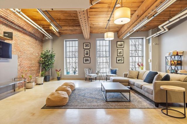 35 Riverwalk Way R103, Lowell, MA 01854