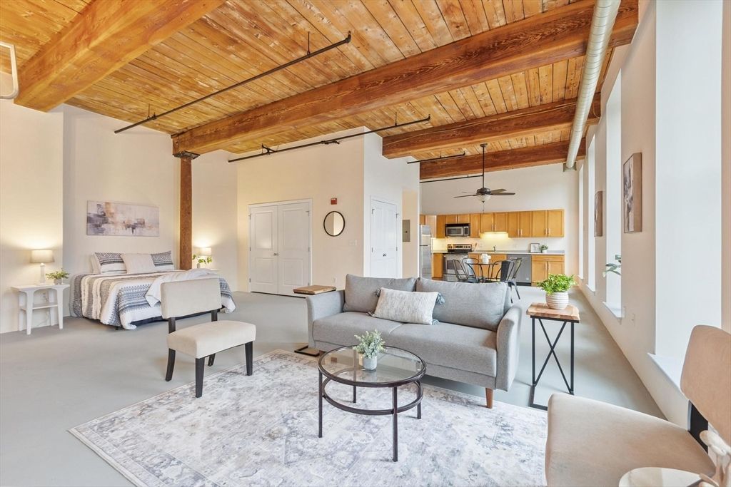 35 Riverwalk Way R103, Lowell, MA 01854