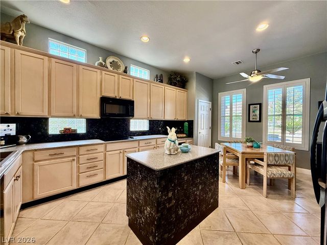 2060 Tiger Links Drive, Henderson, NV 89012