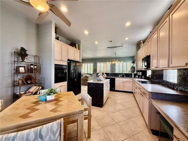 2060 Tiger Links Drive, Henderson, NV 89012