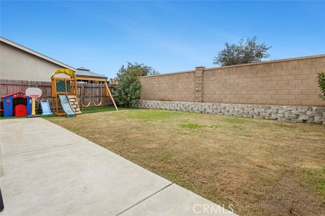 4085 Alamos, Clovis, CA 93619