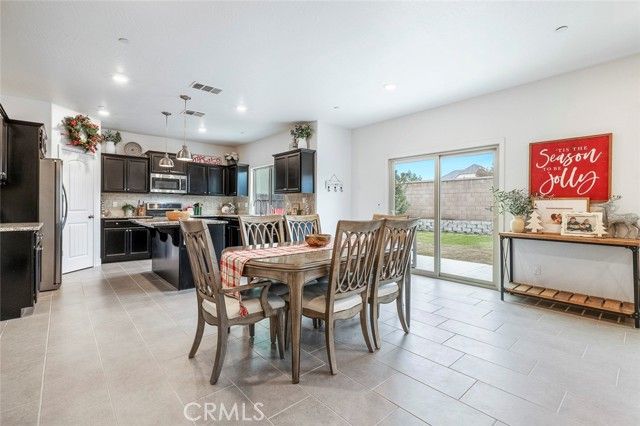 4085 Alamos, Clovis, CA 93619