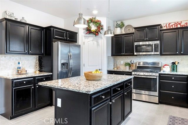 4085 Alamos, Clovis, CA 93619