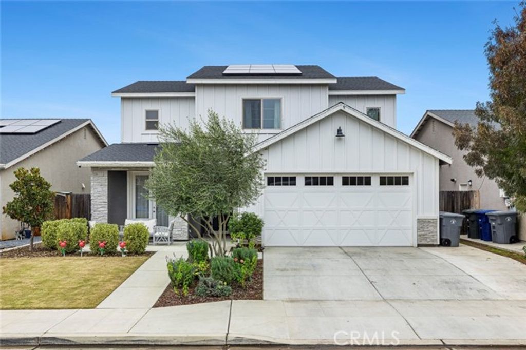 4085 Alamos, Clovis, CA 93619