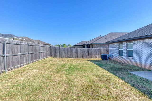 3313 Mount Nebo Drive, Yukon, OK 73099
