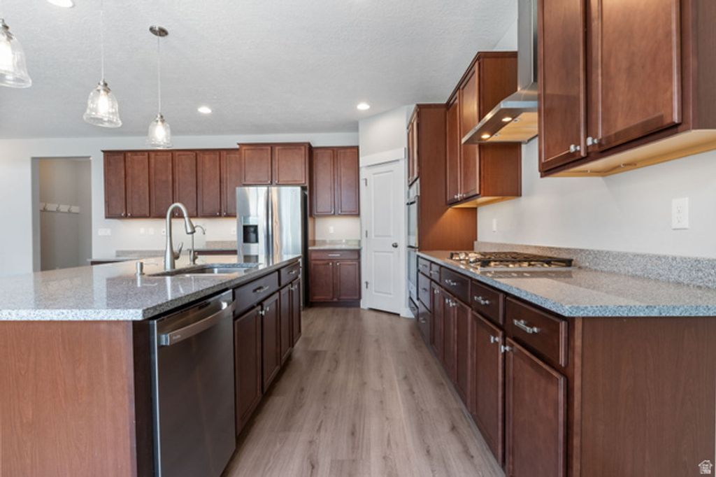 Image 11 of property listing at 152 E 580 N, Vineyard, UT 84059