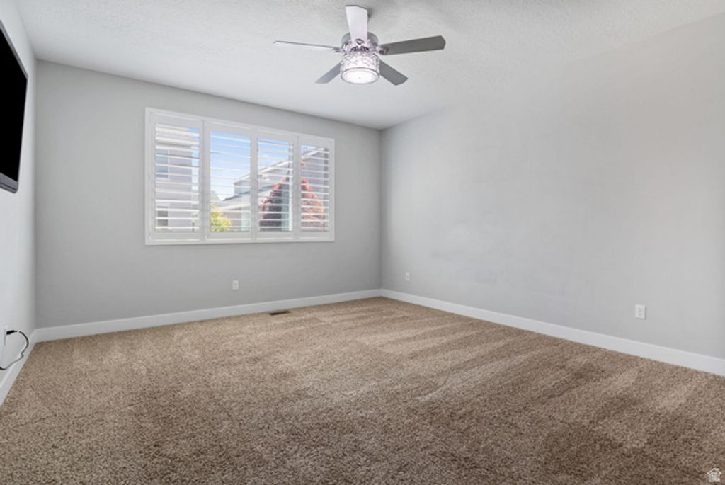 Image 15 of property listing at 152 E 580 N, Vineyard, UT 84059