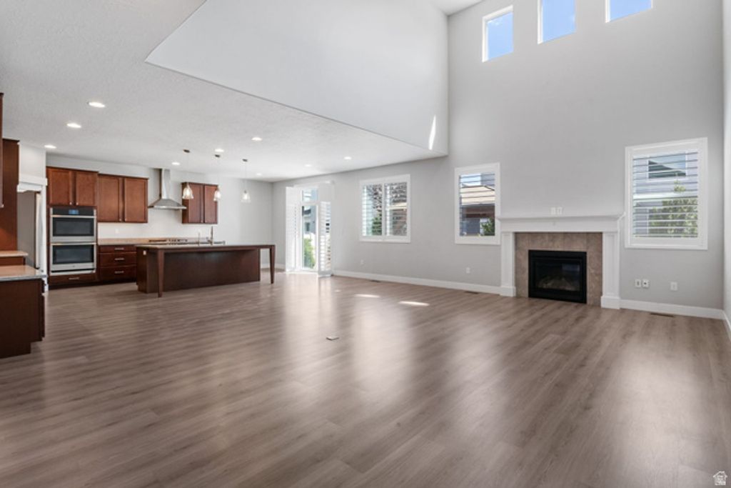 Image 5 of property listing at 152 E 580 N, Vineyard, UT 84059