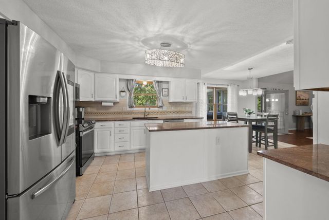 319 Fallriver Drive, Reynoldsburg, OH 43068