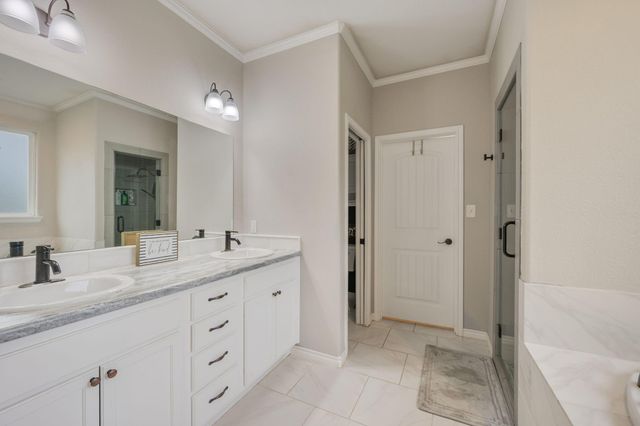 10856 Whispering Oaks Drive, Hearne, TX 77859