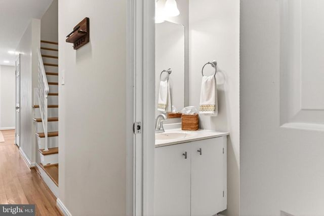 9204 BAILEY LN, Fairfax, VA 22031