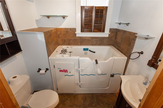 254 Maple Street, Slippery Rock Boro, PA 16057