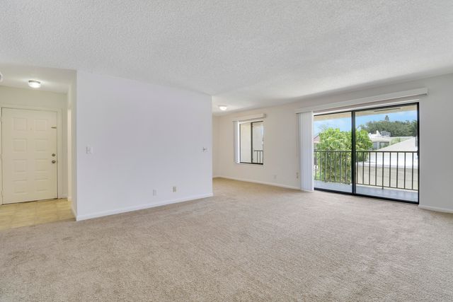 150 Pineview Road G8, Jupiter, FL 33469