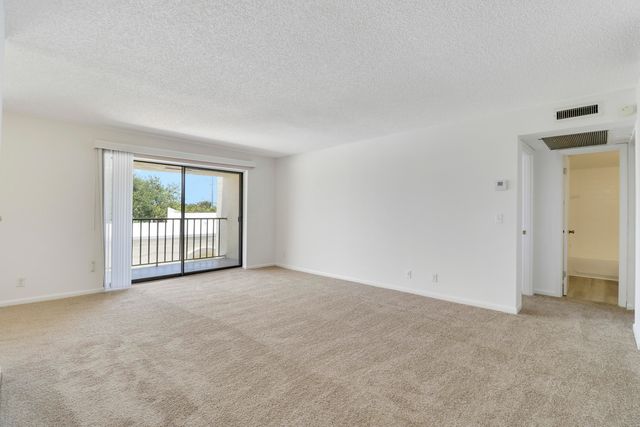 150 Pineview Road G8, Jupiter, FL 33469