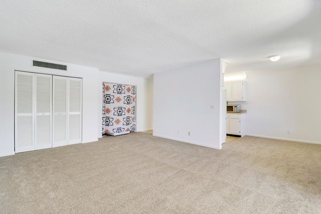 150 Pineview Road G8, Jupiter, FL 33469