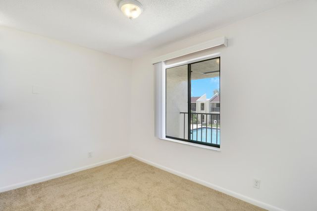 150 Pineview Road G8, Jupiter, FL 33469
