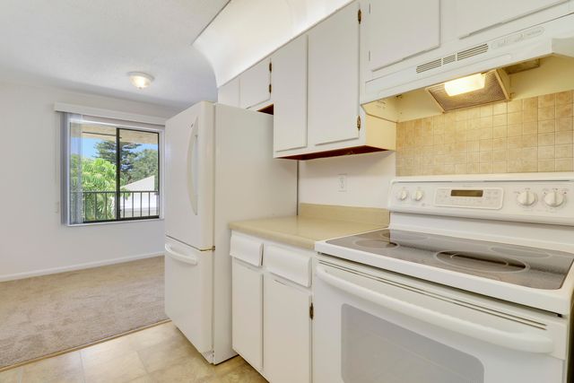 150 Pineview Road G8, Jupiter, FL 33469