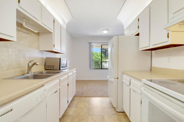 150 Pineview Road G8, Jupiter, FL 33469