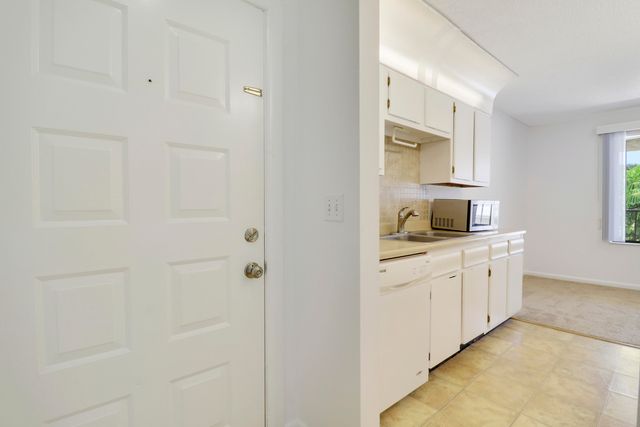 150 Pineview Road G8, Jupiter, FL 33469