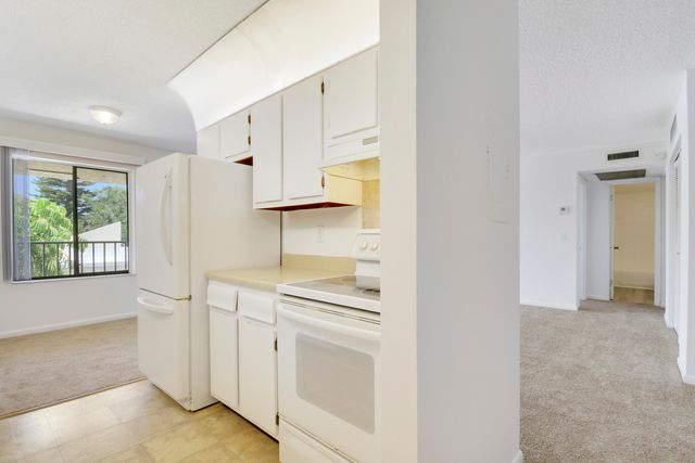 150 Pineview Road G8, Jupiter, FL 33469