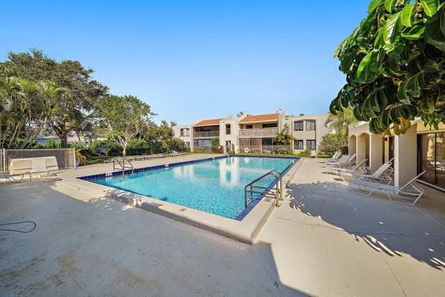 150 Pineview Road G8, Jupiter, FL 33469