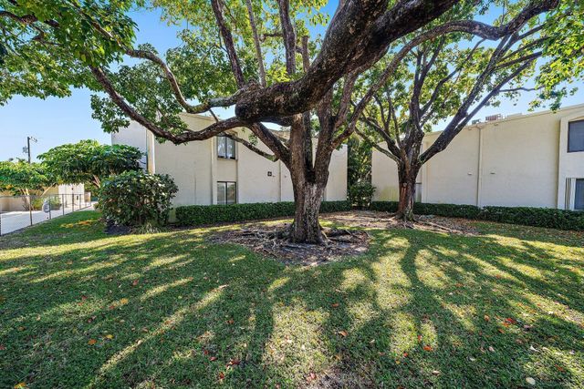 150 Pineview Road G8, Jupiter, FL 33469