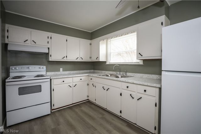 726 Artesian Avenue, Newton Falls, OH 44444