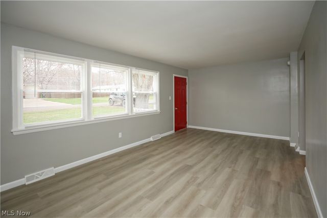 726 Artesian Avenue, Newton Falls, OH 44444