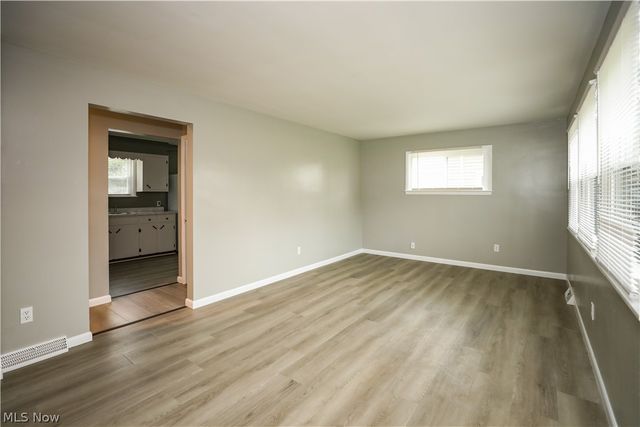 726 Artesian Avenue, Newton Falls, OH 44444