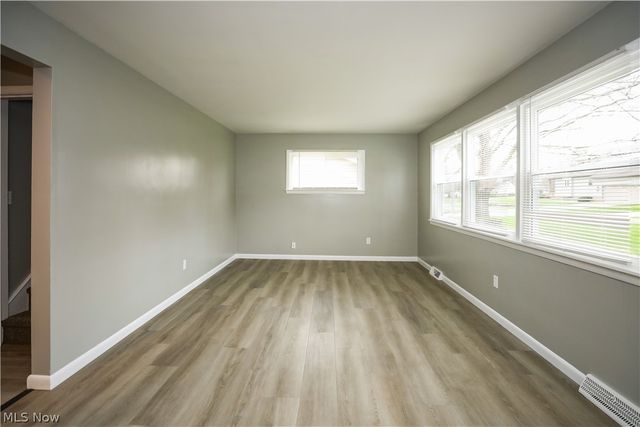 726 Artesian Avenue, Newton Falls, OH 44444