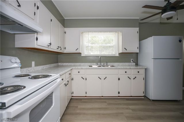 726 Artesian Avenue, Newton Falls, OH 44444