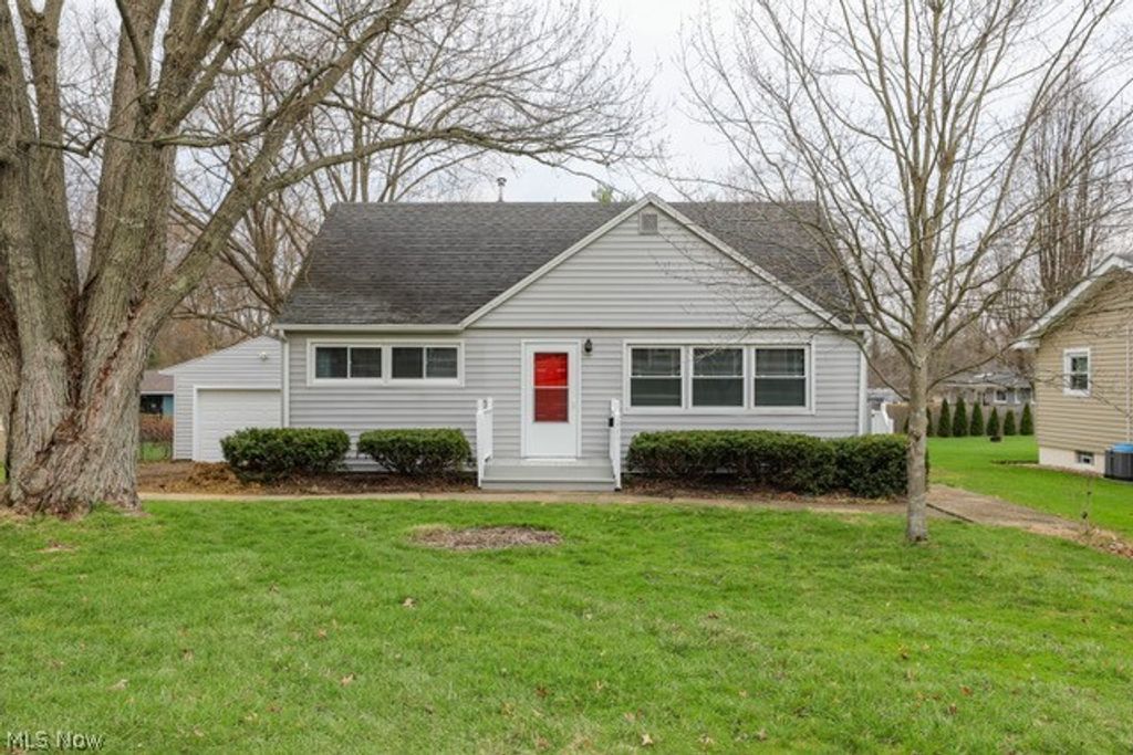 726 Artesian Avenue, Newton Falls, OH 44444