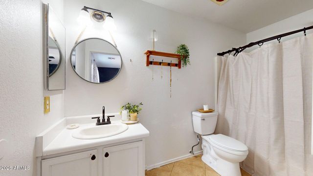 902 E DESERT MOON Trail, San Tan Valley, AZ 85143