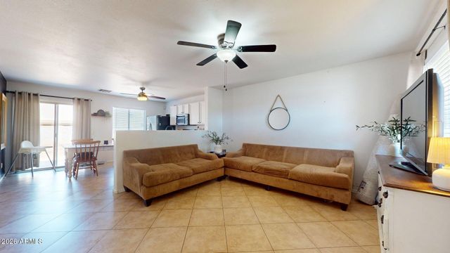 902 E DESERT MOON Trail, San Tan Valley, AZ 85143