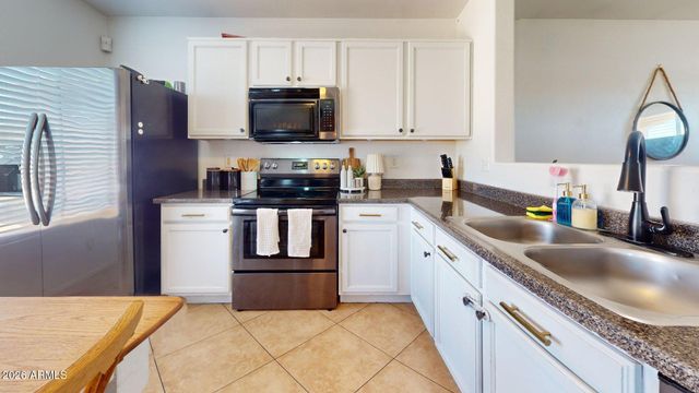 902 E DESERT MOON Trail, San Tan Valley, AZ 85143