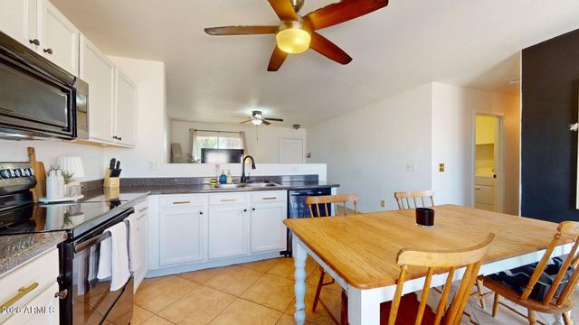 902 E DESERT MOON Trail, San Tan Valley, AZ 85143