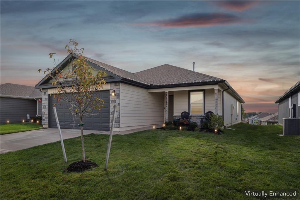 20367 W 193rd Terrace, Spring Hill, KS 66083